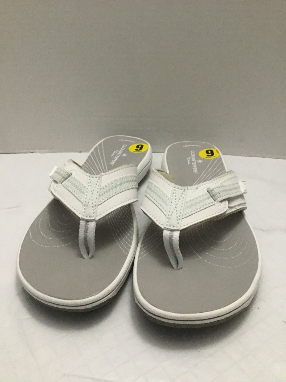 Cloudsteppers by Clarks White & Gray Comfort Flip-Flops